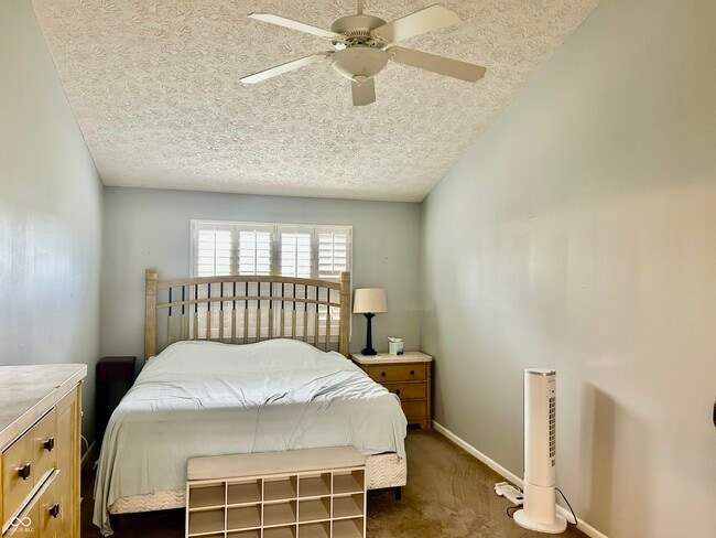 Building Photo - 312 Carriage Ln