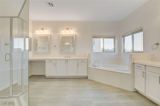 Building Photo - 1068 Riddle Glen St