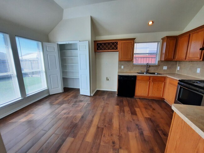 Building Photo - Available Now..   Absolutely Amazing property