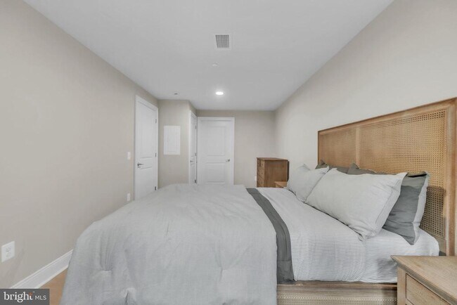 Building Photo - 1801 Market St