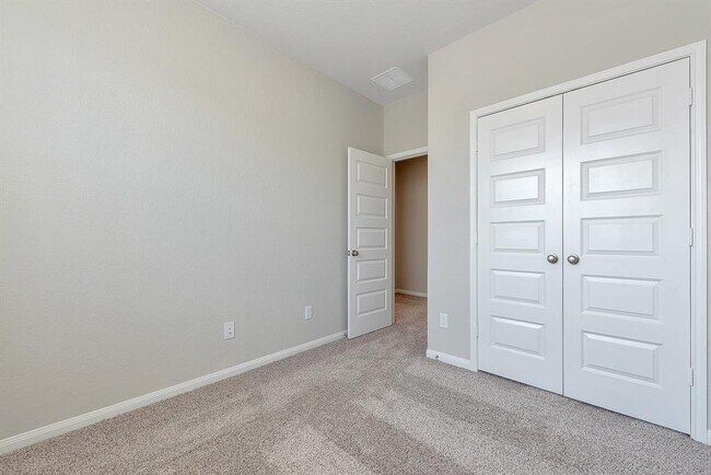 Building Photo - 9814 Magnolia Village Ln