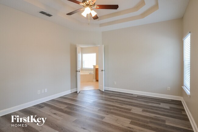 Building Photo - 14744 Falling Waters Dr