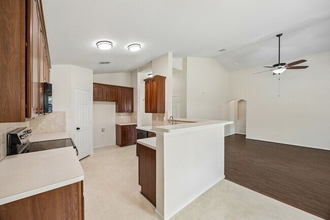 Building Photo - 1551 Cedar Springs Dr