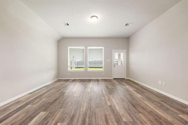 Building Photo - 2715 Chestnut Oak Cir