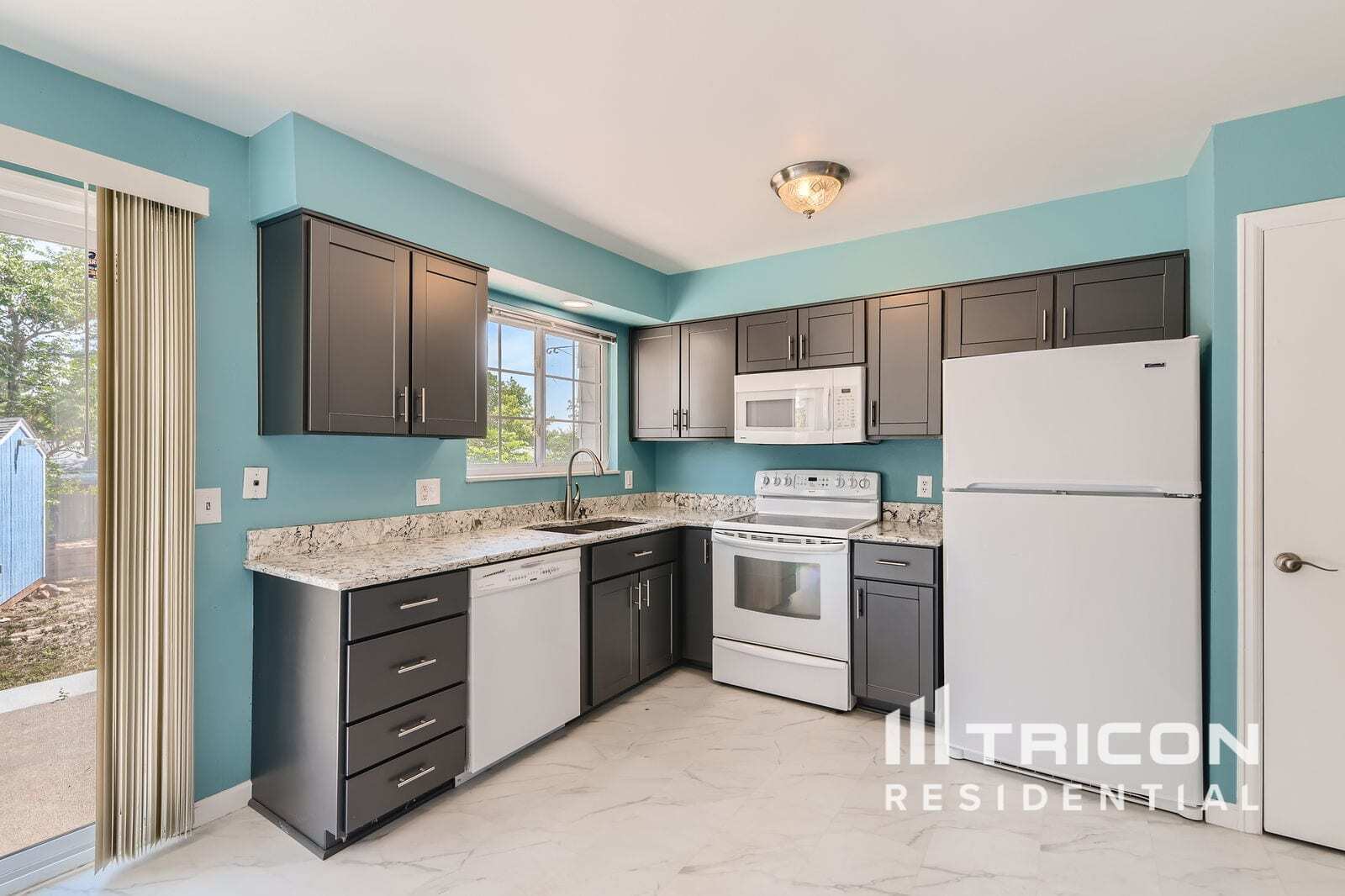 Building Photo - 1672 S Salida Way