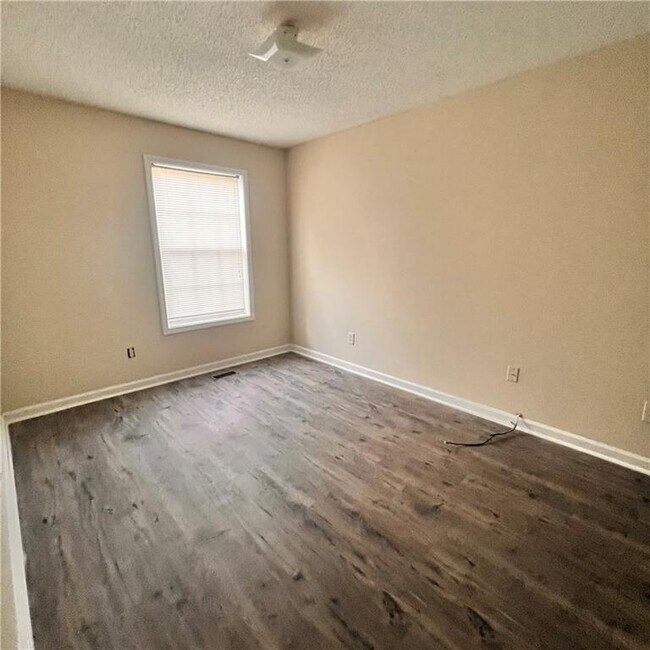 Building Photo - 3698 Sapphire Ct