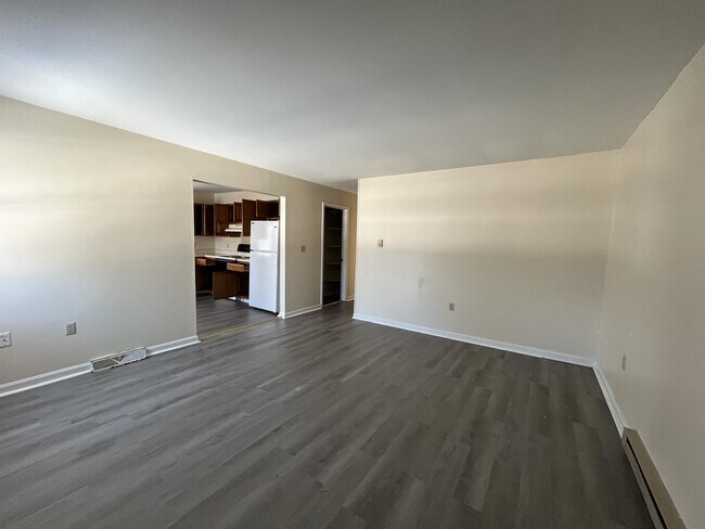 Building Photo - 702 Thomas Ln