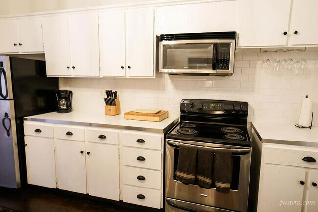 Building Photo - 1347 McAllister St