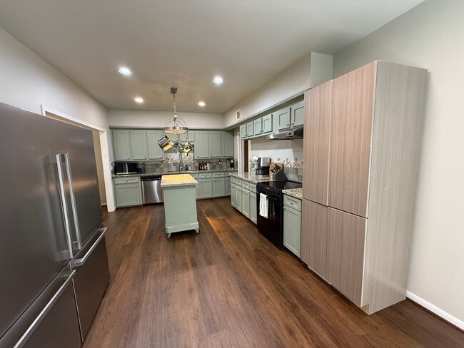Building Photo - 14045 Cashel Forest Dr