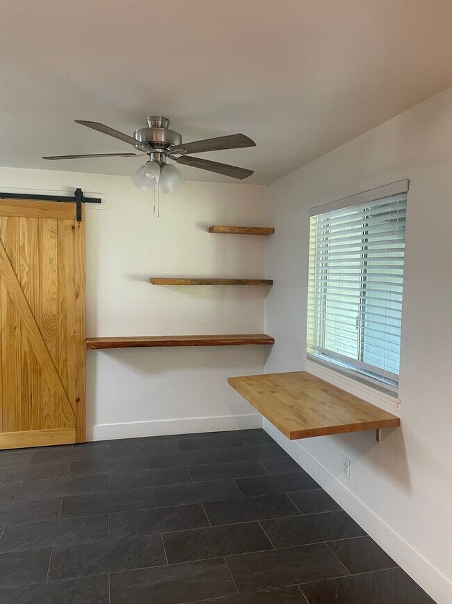 Building Photo - WONDERFUL HOME LOCATED IN KUTRAS TRACT!
