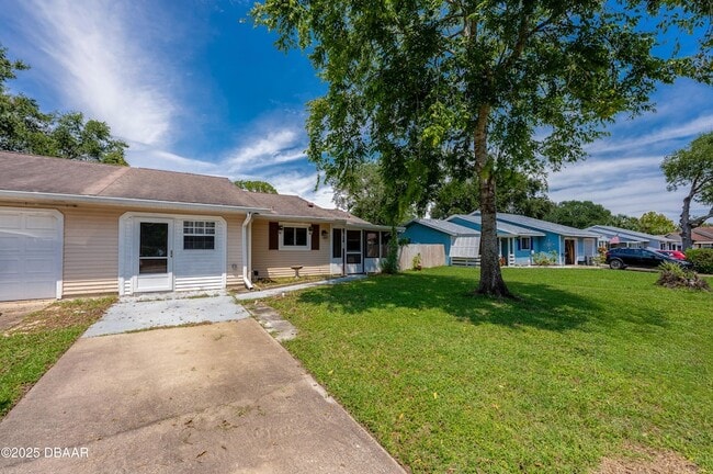 Primary Photo - 1045 Amber Cir