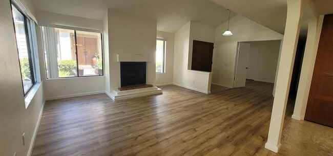 Building Photo - Spacious 3-Bedroom Townhome with Scenic Views in Glenwood Springs