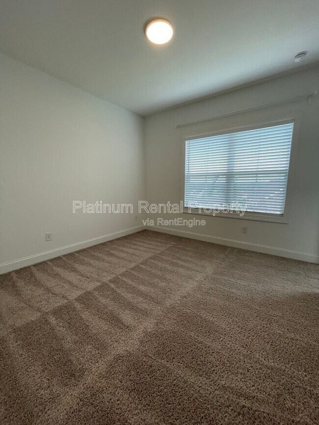 Building Photo - 5221 Riden Ct