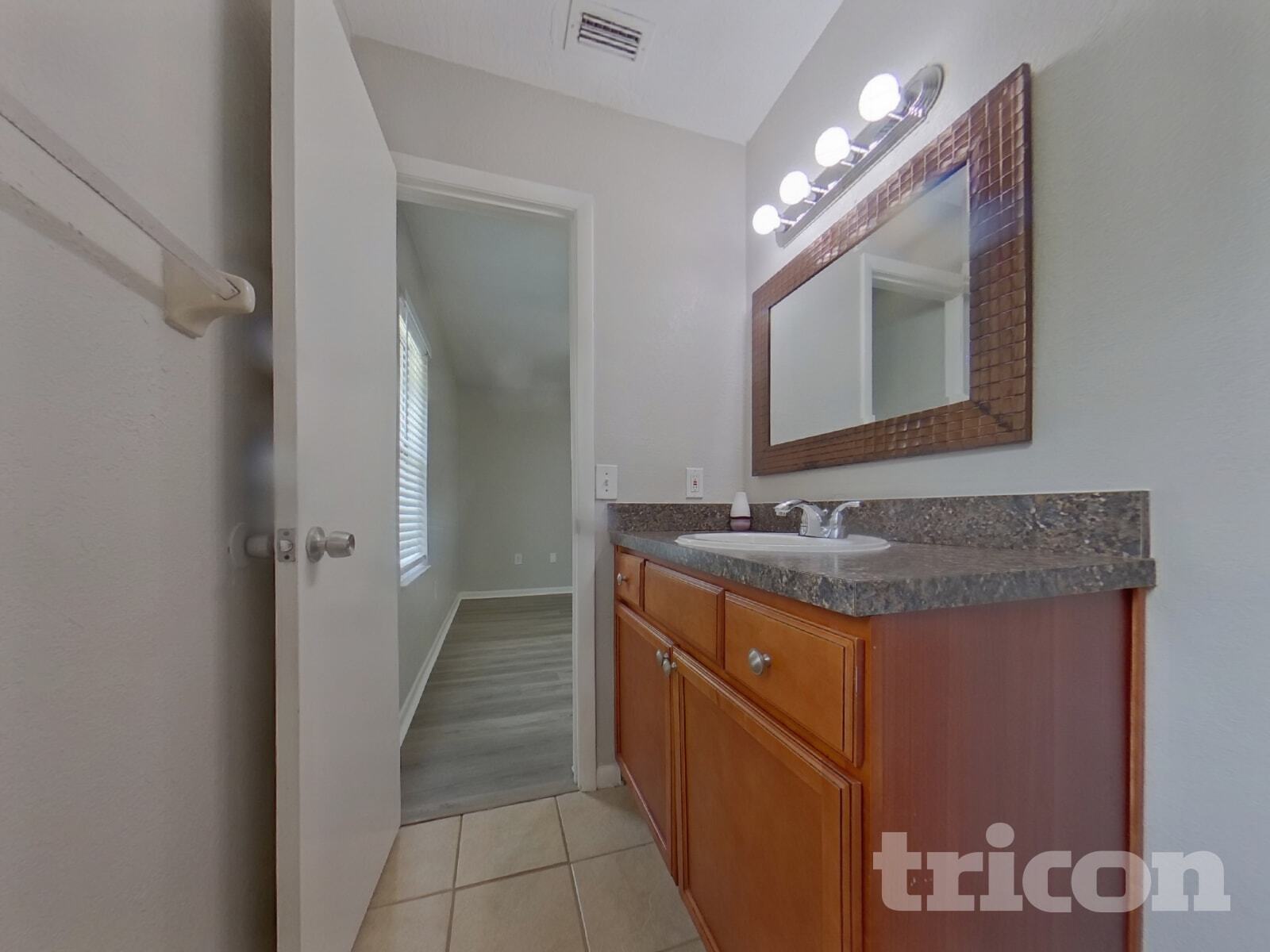 Building Photo - 900 Watt Cir