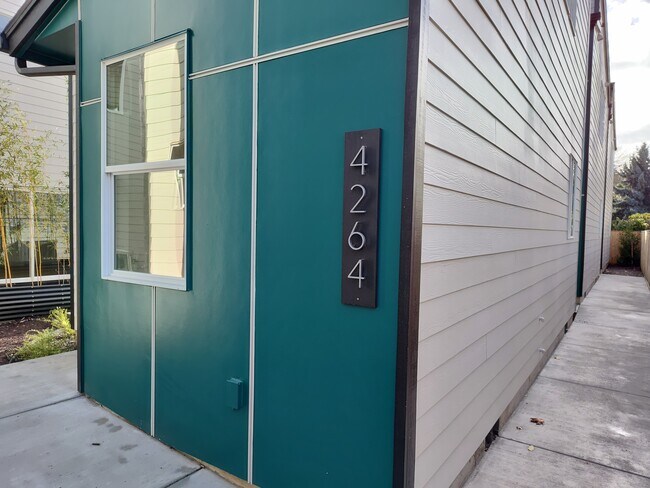 Building Photo - 4264 NE Going St