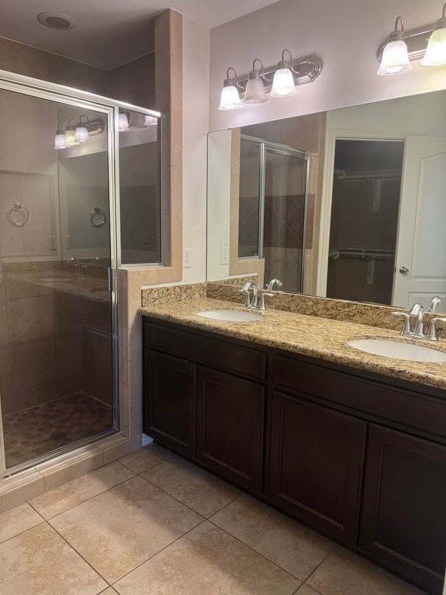 Building Photo - 212 Sandhill Oak