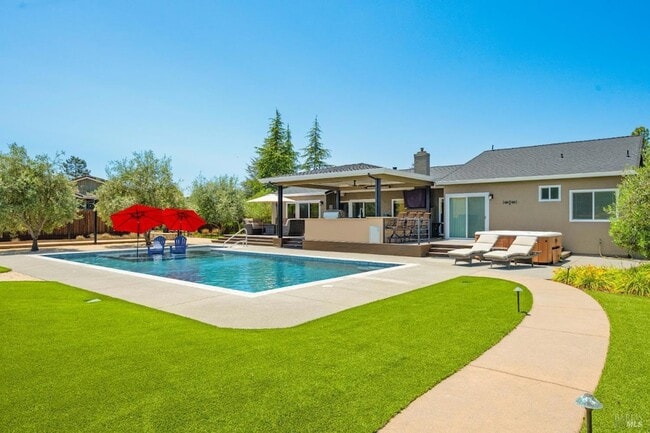 Building Photo - 1051 Stonebridge Dr