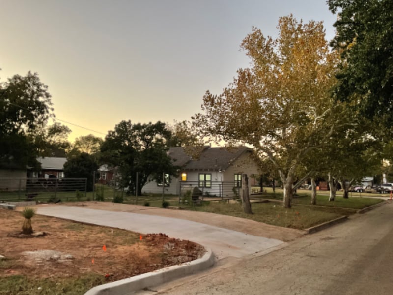 Building Photo - 608 Silas St