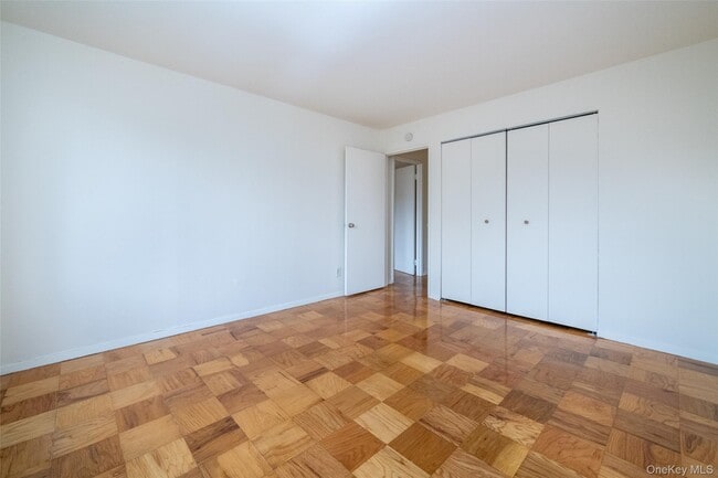 Building Photo - 125 Lake St