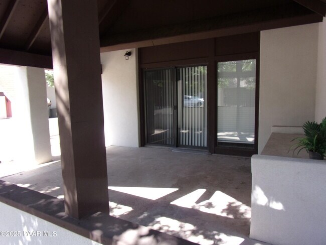 Building Photo - 5280 Diamond Dr