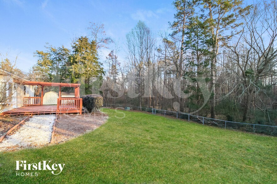 Building Photo - 2328 Pebble Creek Rd