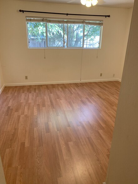 Building Photo - 2823 Cascade Pl