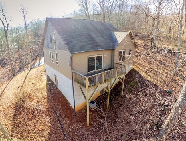 Building Photo - 211 Spicewood Dr