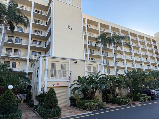 Building Photo - 7290 Kinghurst Dr