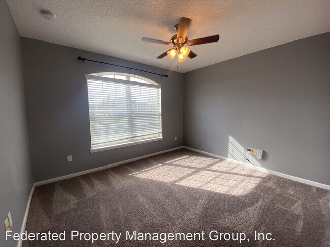 Building Photo - 6942 Southern Oaks Dr W