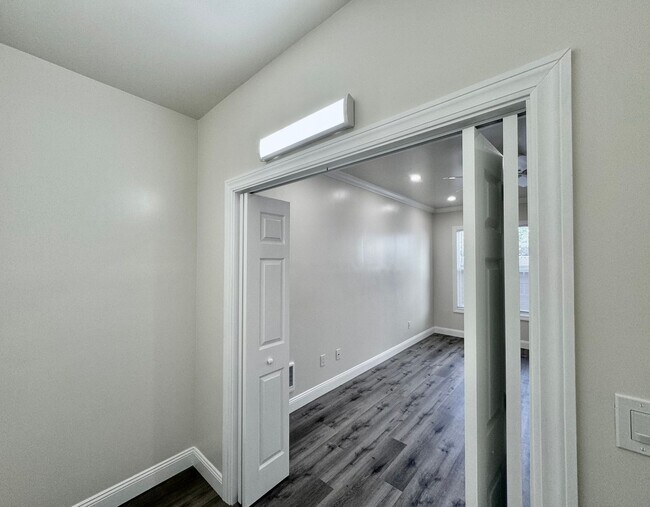 Building Photo - Newly Remodeled 3 Room Studio Apartment