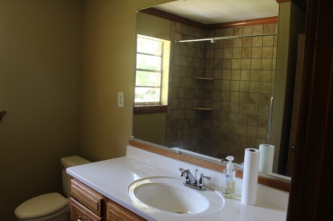 Building Photo - 185 Luther Davis Rd