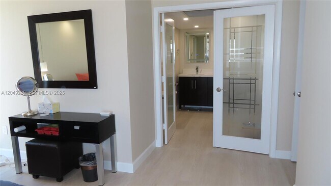 Building Photo - 5701 Collins Ave