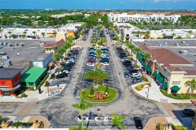 Building Photo - 819 SW 143rd Ave