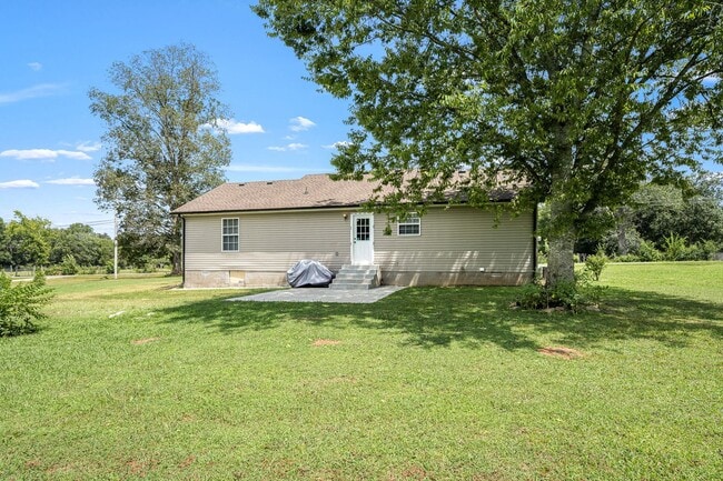 Building Photo - 681 Elbethel Rd