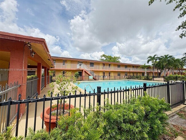 Building Photo - 101 NE 41st St