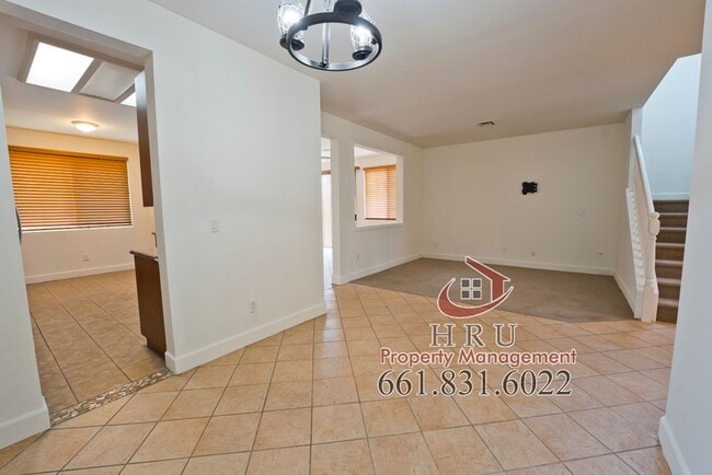 Building Photo - Northwest 4 Bed/3 bath Two-Story