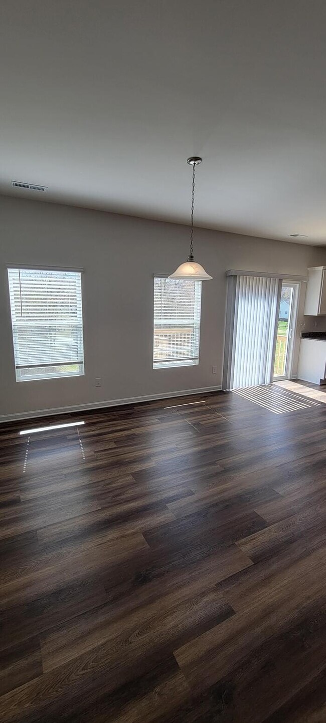 Building Photo - 2902 Plantation Way