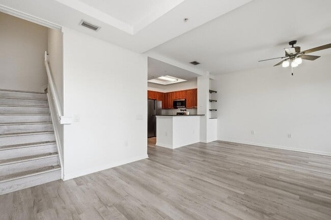 Building Photo - 4501 Mimosa Terrace