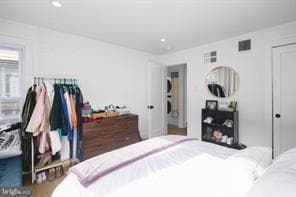 Building Photo - 1126 1/2 Lombard St
