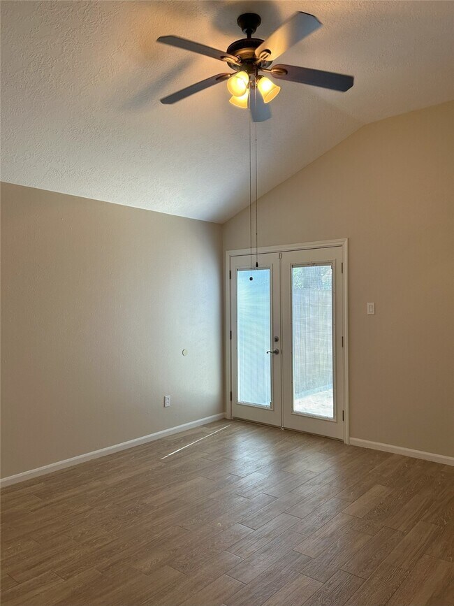 Building Photo - 31 Barnstable Pl