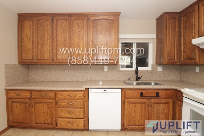 Building Photo - Stunning Home in Granite Hills! 3 Bed plus...
