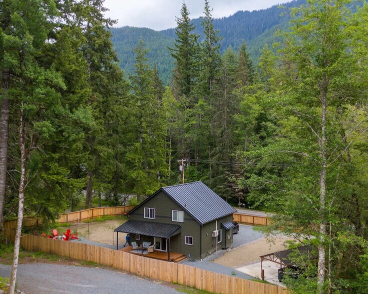 Building Photo - 253 Skate Creek Rd N