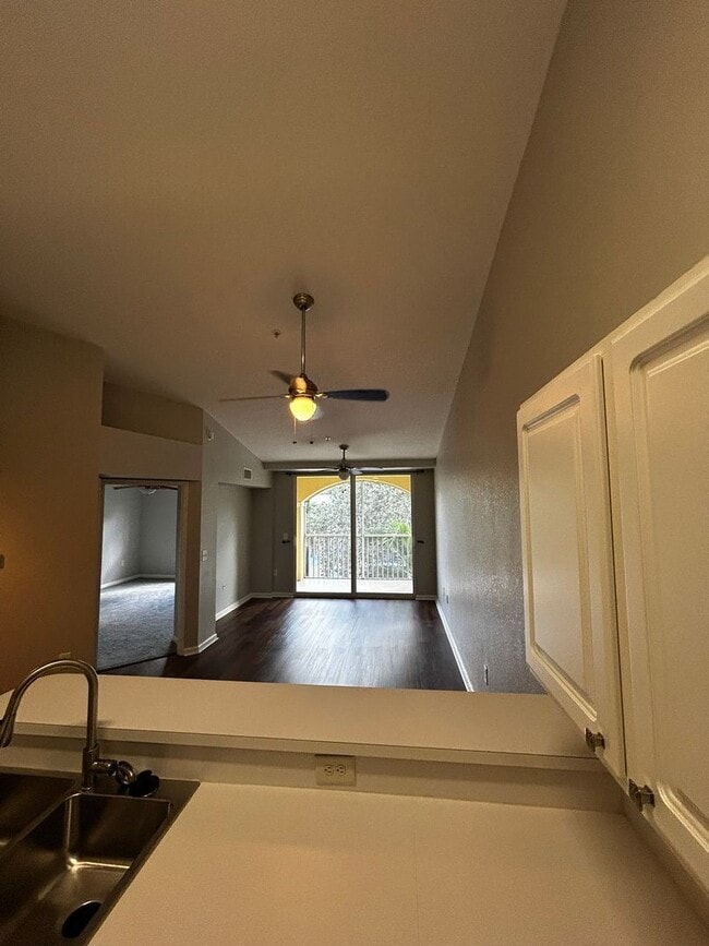 Building Photo - Spacious 1-Bedroom in “The Residence” FIRS...
