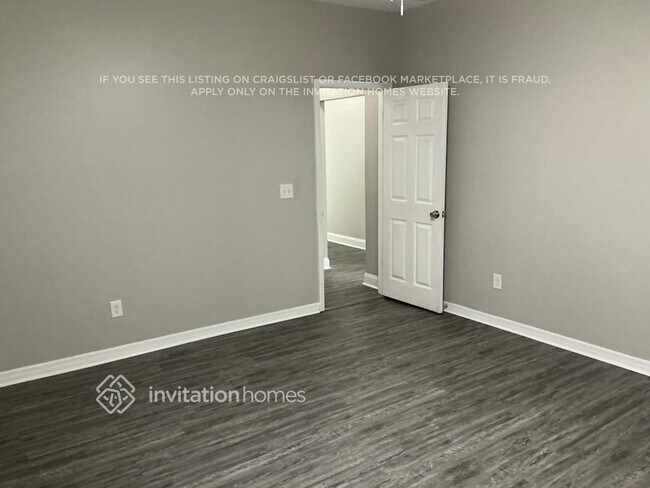 Building Photo - 2346 Somerset Rd