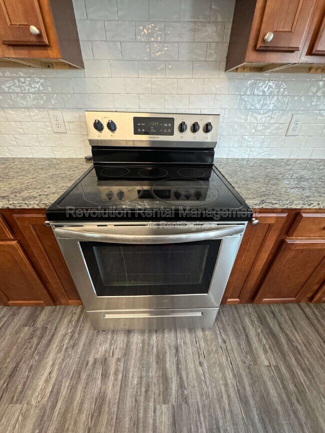 Building Photo - 4903 Hillstone Dr