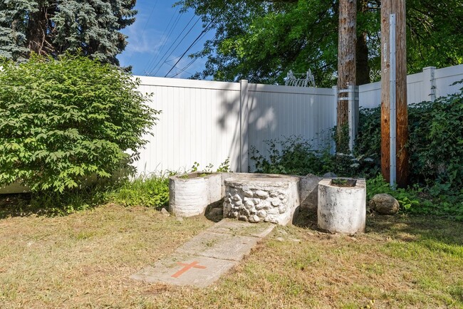 Building Photo - Beautifully Remodeled 4-Bedroom Rancher in...