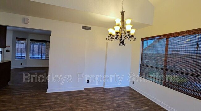 Building Photo - 2363 W Hemlock Ct