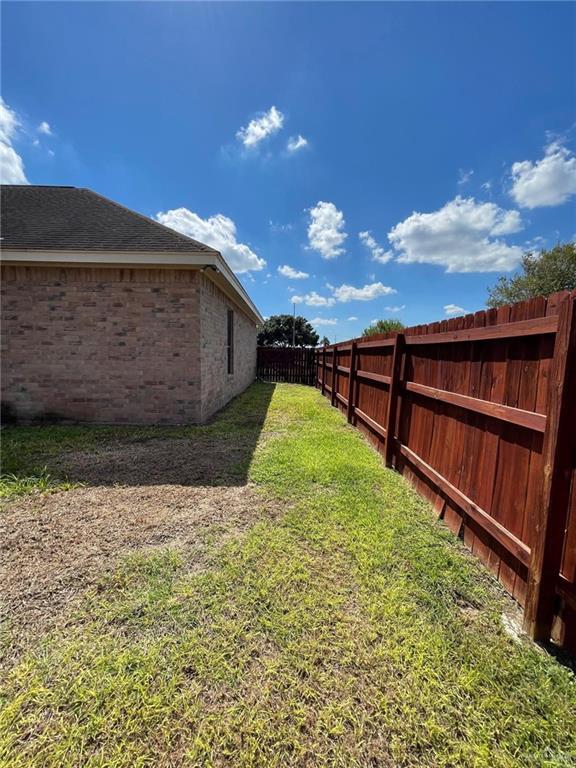 Building Photo - 16 5th St