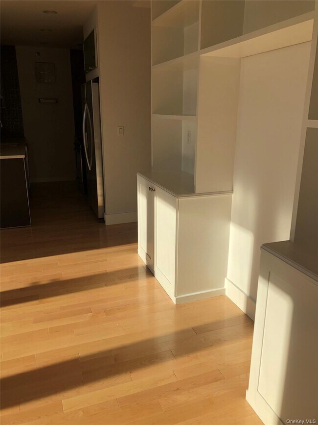 Building Photo - 10-46 Jackson Ave