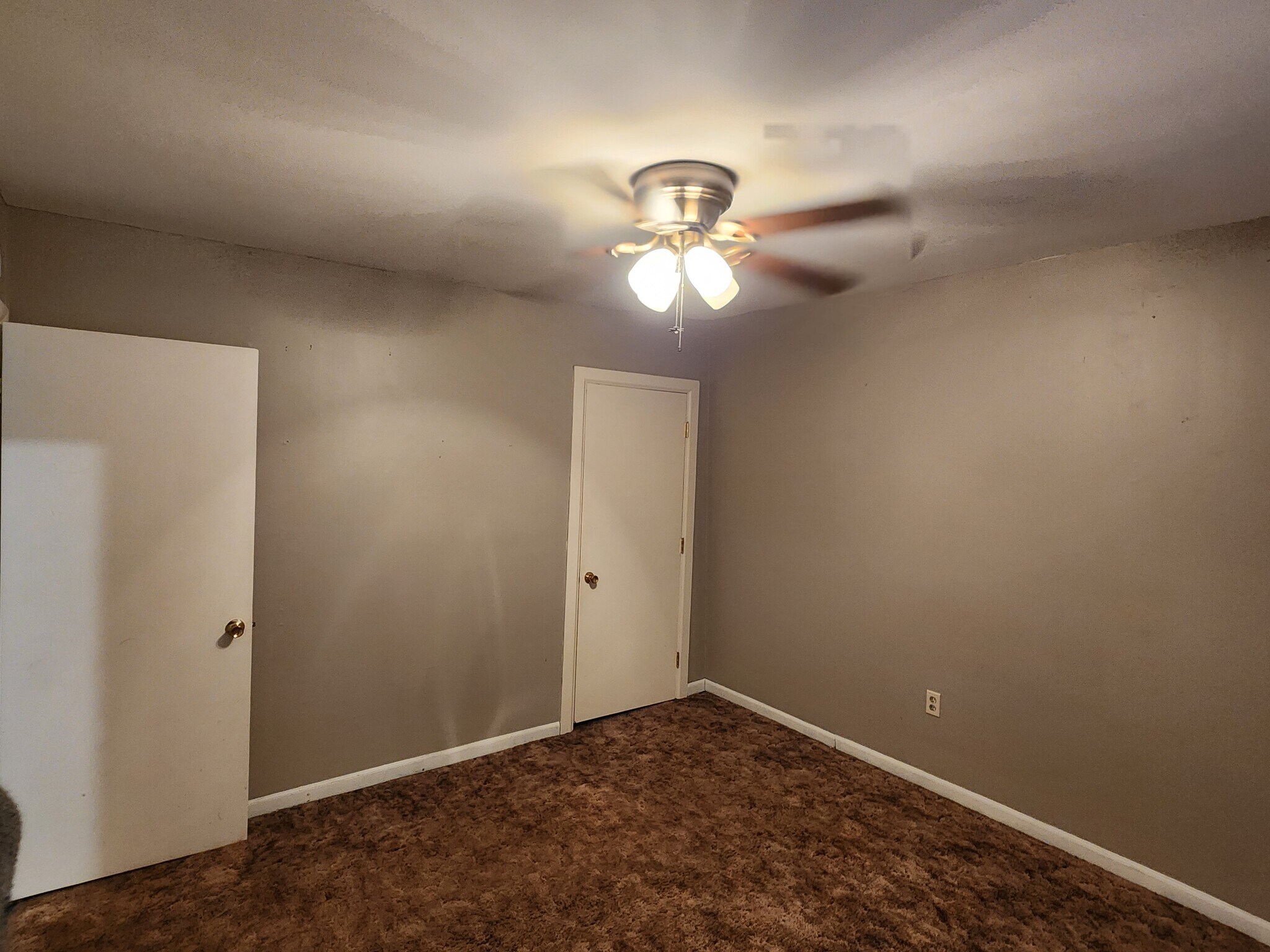 Building Photo - 205 Cedar St